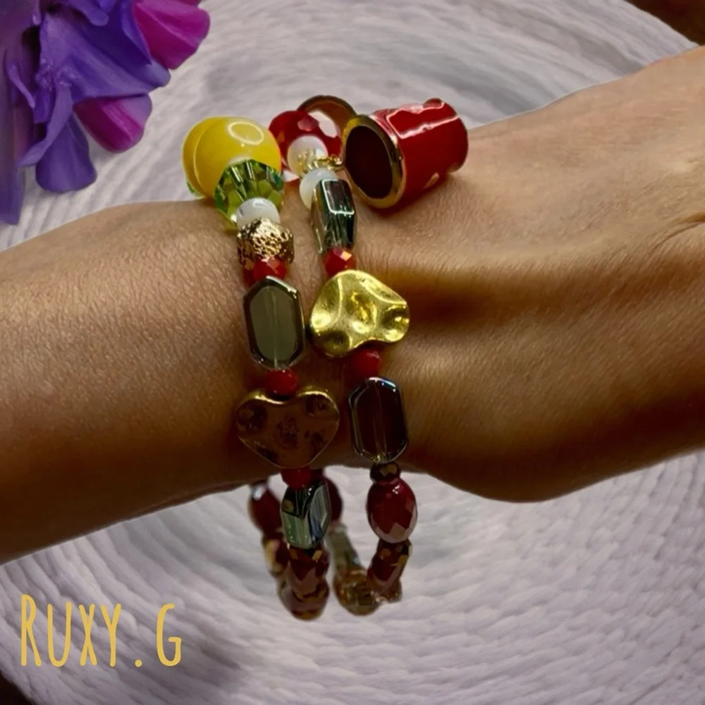 Multicolor Beaded Bracelet Set - Picture 4 of 12
